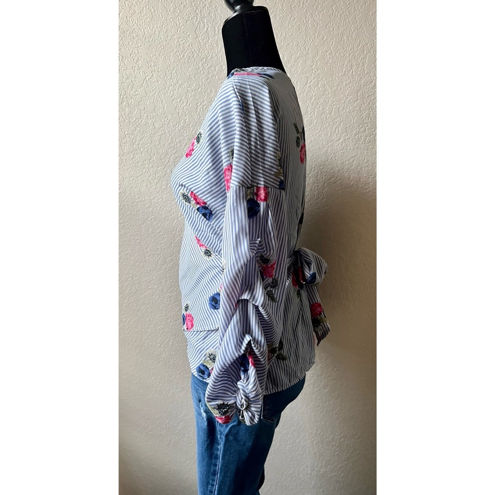Faux wrap top - Picture 4 of 5